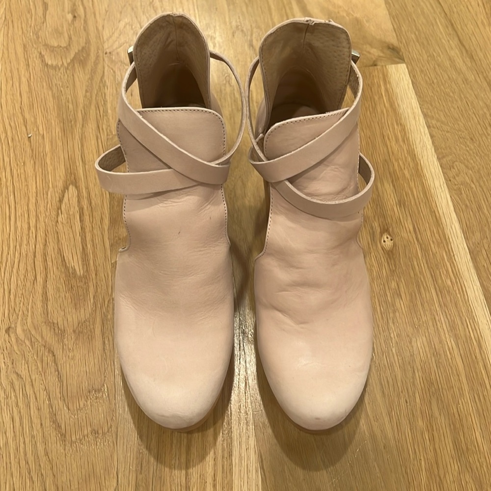 Free People Ceder Clog Blush Antique Leather